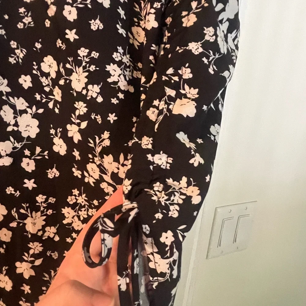 SHEIN Black and White Asymmetrical Floral Skirt